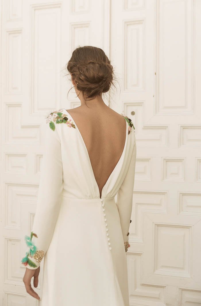 brautkleid handgemacht in spanien mit tiefem rückenausschnitt bebas closet