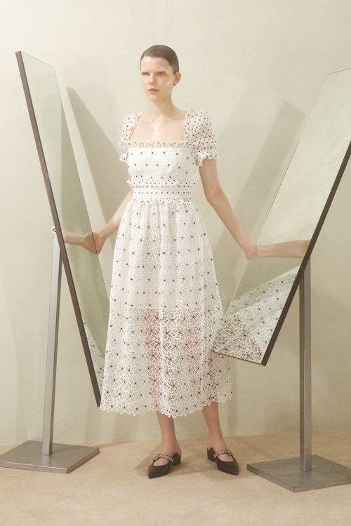 Leistbare Designer Brautmode aus England | Self Portrait